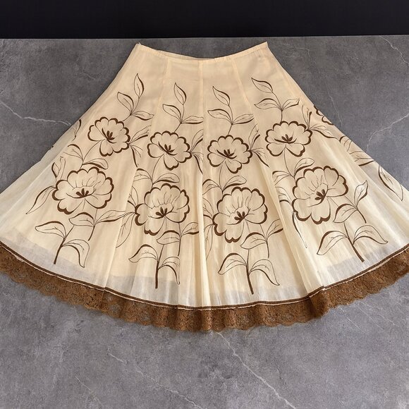 Vintage-Inspired Floral Embroidered Midi Skirt - Picture 1 of 11